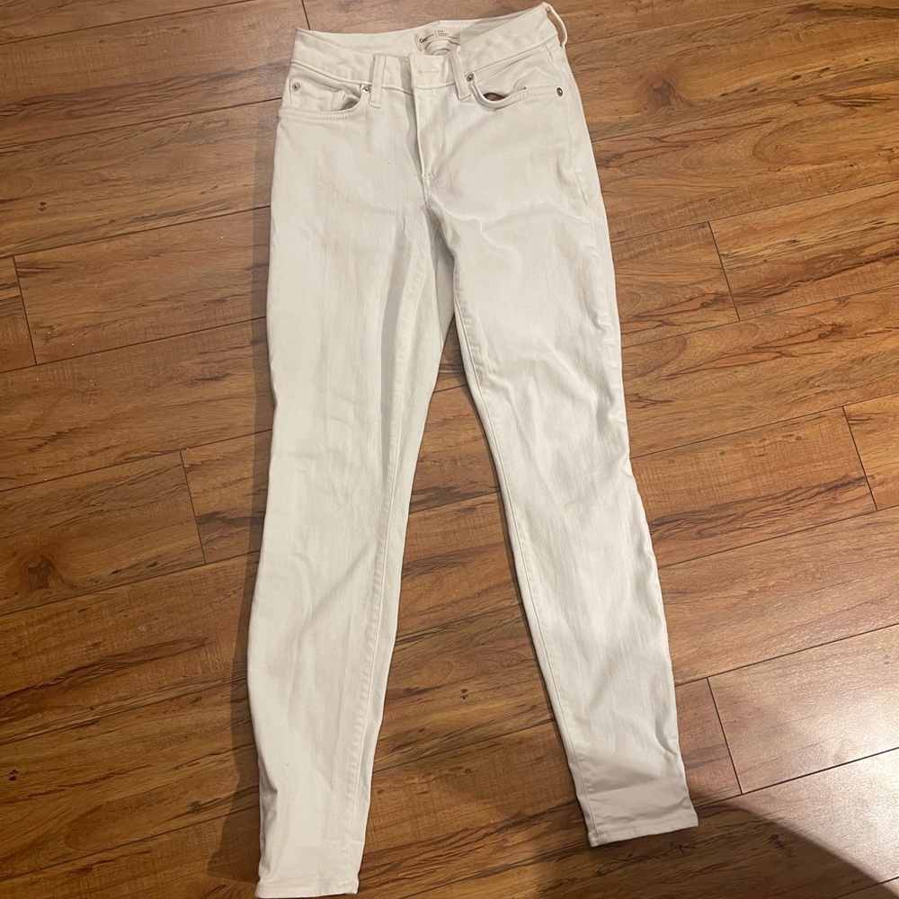 Gap white skinny jeans